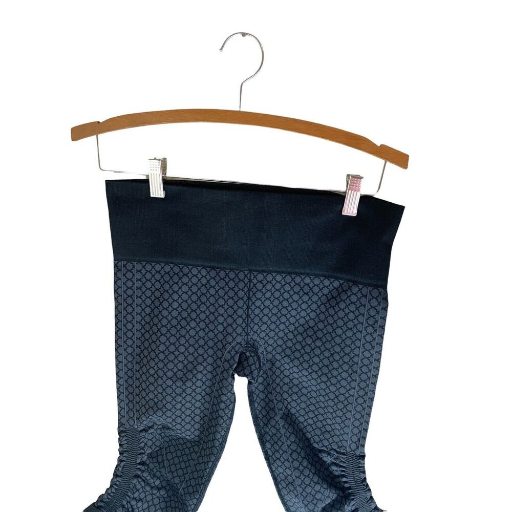 Lululemon Women's In The Flow 6 Leggings Crop Pants Seamless Black Geo Soul - Picture 5 of 9